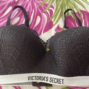 Lightly Line Wireless Victoria's  Secret Bra 38D